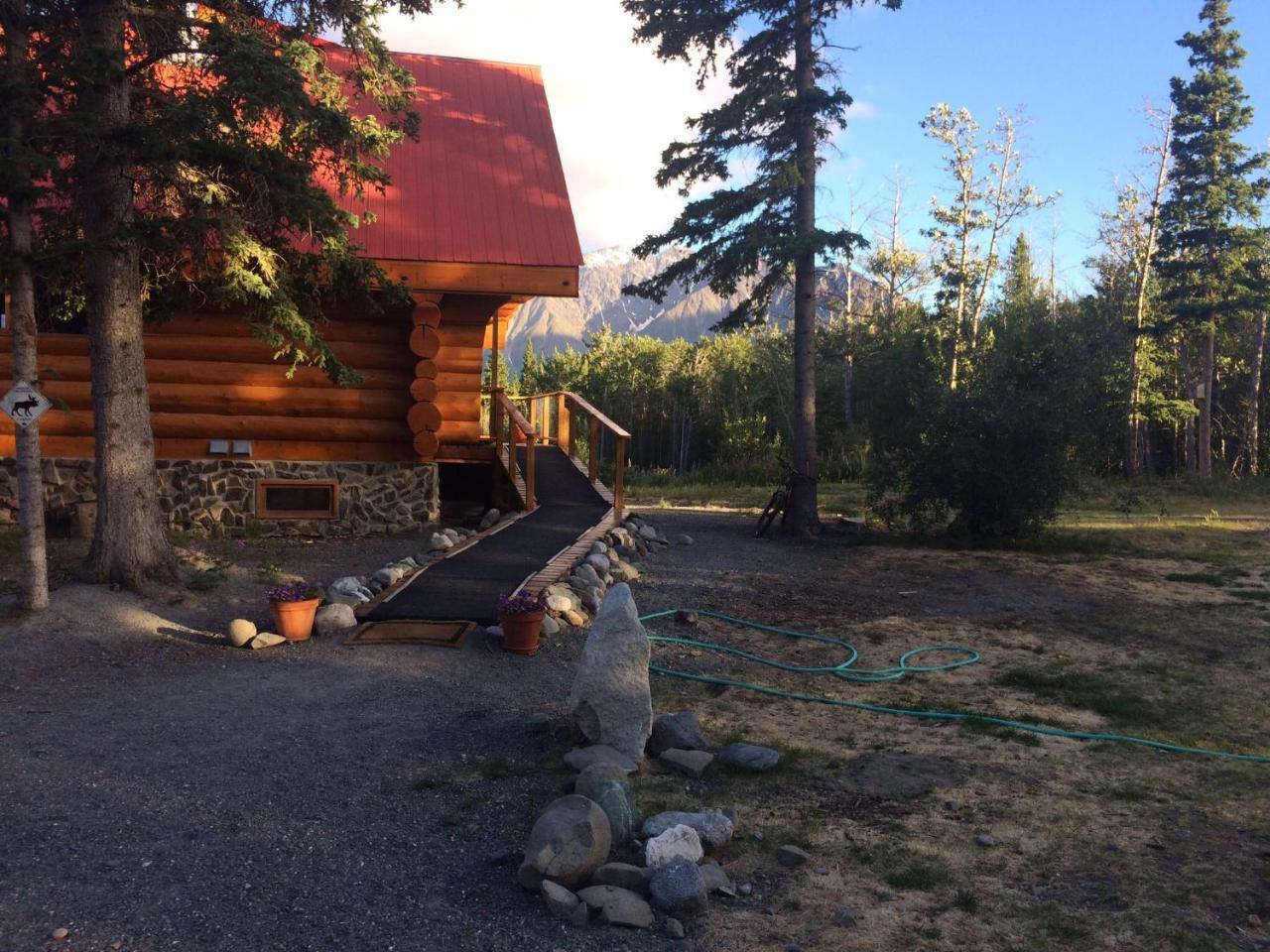 Mount Logan Ecolodge Haines Junction Bagian luar foto
